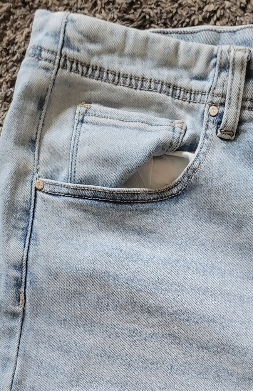 Plus Size Risen Light Blue Wide-Leg Frayed Hem Jeans Size 3x or 24W - Picture 4 of 11